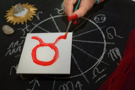 Рыбак из Татарстана выиграл 50 млн рублей в лотерею вскоре после того, как услышал астрологический прогноз с обещанием финансовой удачи для своего знака зодиака, рассказали РИА Новости в "Столото"