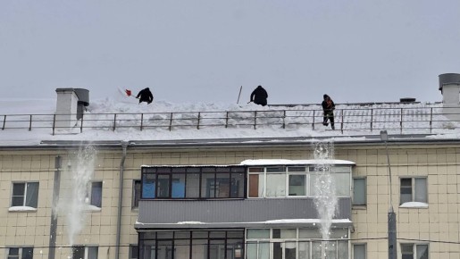 Сход снега и обрушения: кто ответит за опасные крыши в Татарстане
