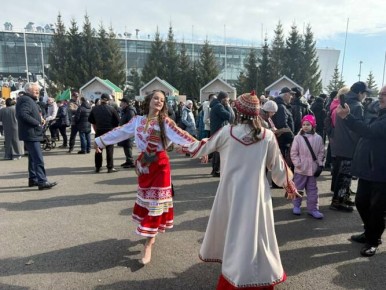 Сегодня на ипподроме в Казани отмечают Навруз