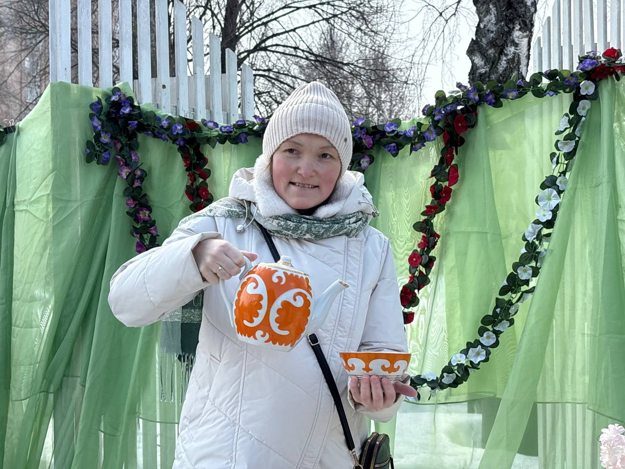Национальные объединения Дома дружбы народов с радостью открыли свои площадки, где каждый гость может погрузиться в атмосферу тепла, дружбы и живого многообразия культур Национальные объединения Дома дружбы народов с радостью открыли свои площадки, где каждый гость может погрузиться в атмосферу тепла, дружбы и живого многообразия культур