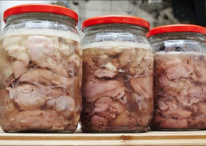 Как приготовить домашнюю куриную тушенку: простые секреты