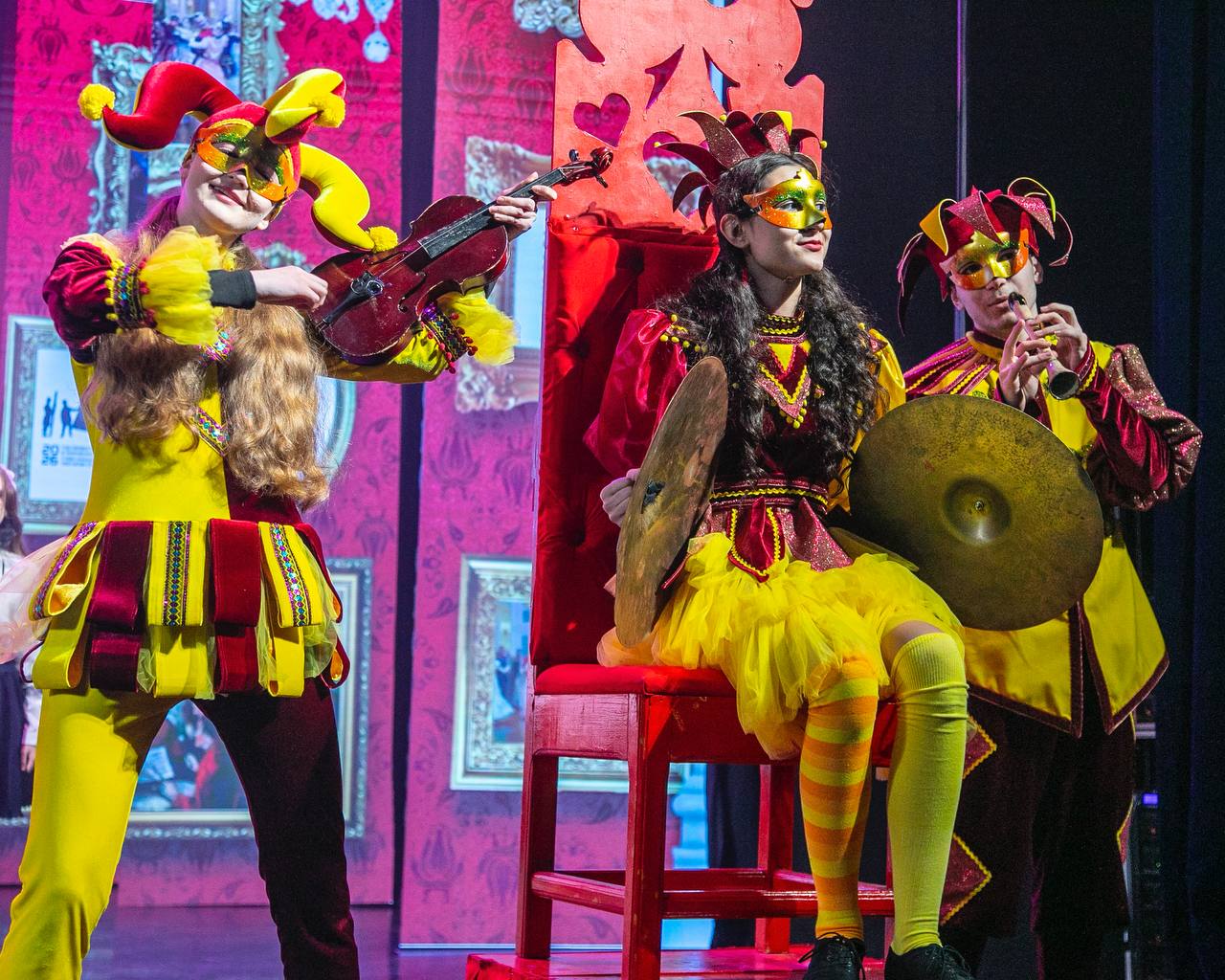 В Нижнекамске отметили День работника культуры В Нижнекамске отметили День работника культуры