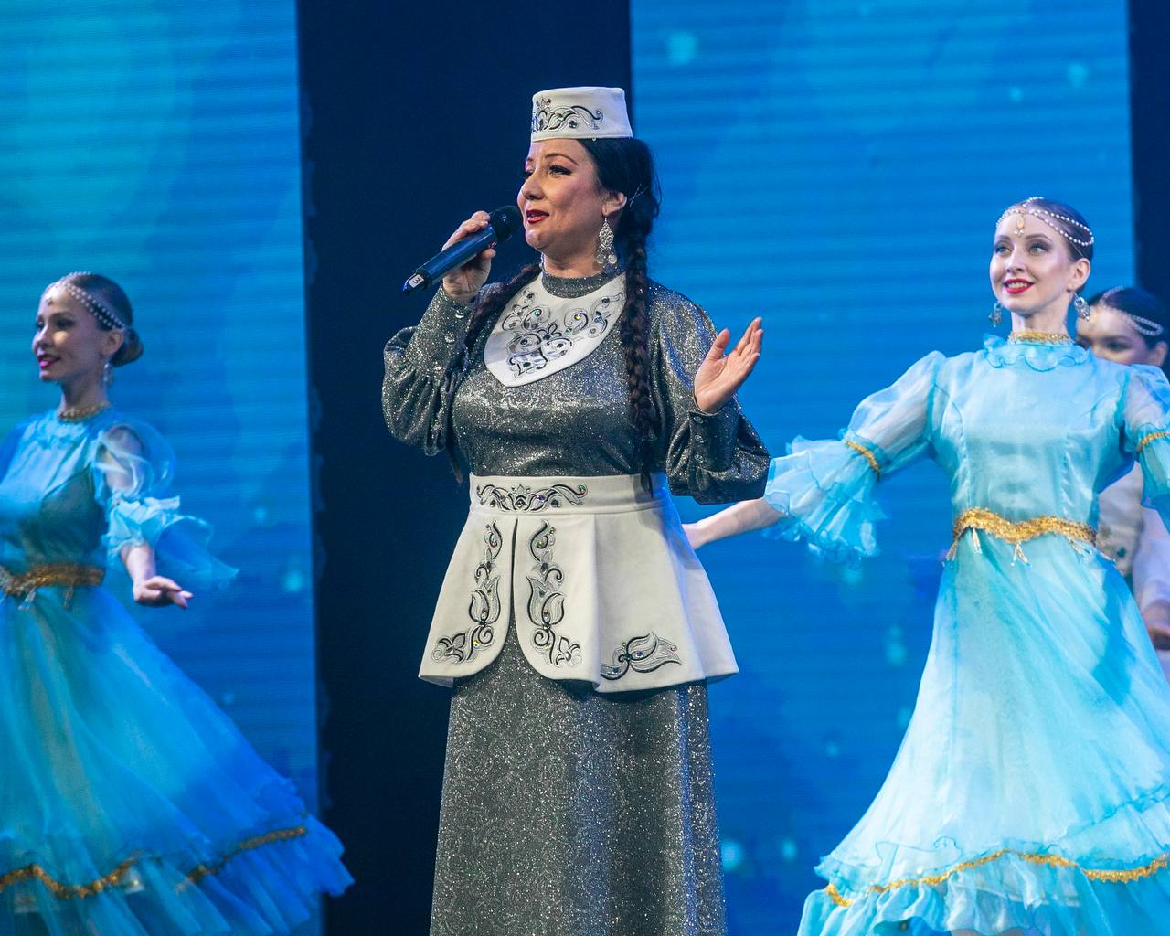 В Нижнекамске отметили День работника культуры В Нижнекамске отметили День работника культуры