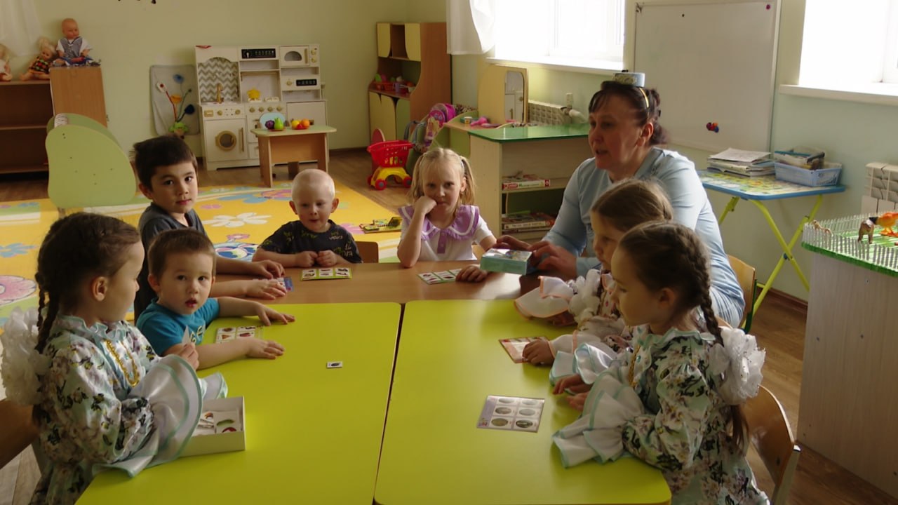 селе Ташлык сегодня открыли памятную доску имени общественного и государственного деятеля Татарстана, поэта, прозаика, драматурга Разиля Валеева. селе Ташлык сегодня открыли памятную доску имени общественного и государственного деятеля Татарстана, поэта, прозаика, драматурга Разиля Валеева.