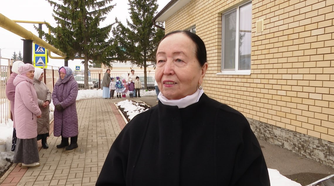 селе Ташлык сегодня открыли памятную доску имени общественного и государственного деятеля Татарстана, поэта, прозаика, драматурга Разиля Валеева. селе Ташлык сегодня открыли памятную доску имени общественного и государственного деятеля Татарстана, поэта, прозаика, драматурга Разиля Валеева.