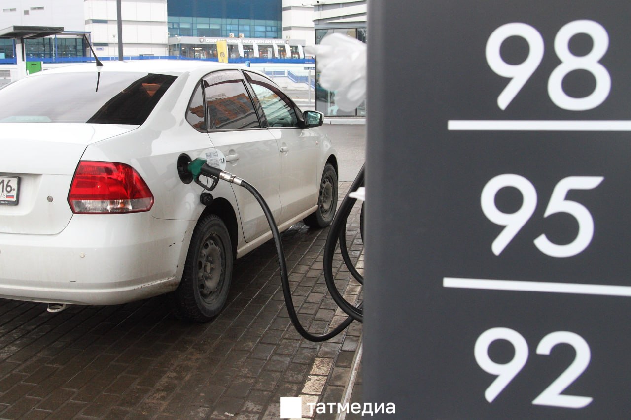 В Татарстане за неделю выросли цены на три марки бензина