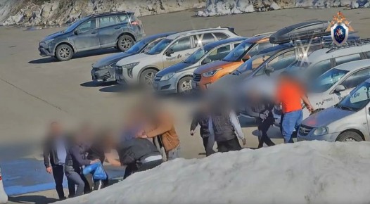 В Татарстане нелегальные таксисты подрались с конкурентом и напали на полицейских