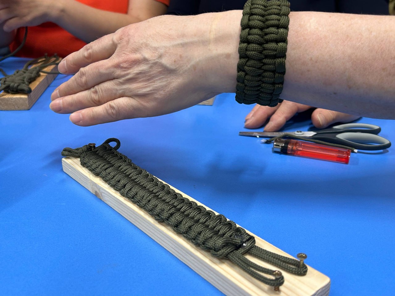 В феврале на базе 61-го детского сада открылся патриотический клуб «Улей», там работает волонтёрская группа «Пчёлки» В феврале на базе 61-го детского сада открылся патриотический клуб «Улей», там работает волонтёрская группа «Пчёлки»