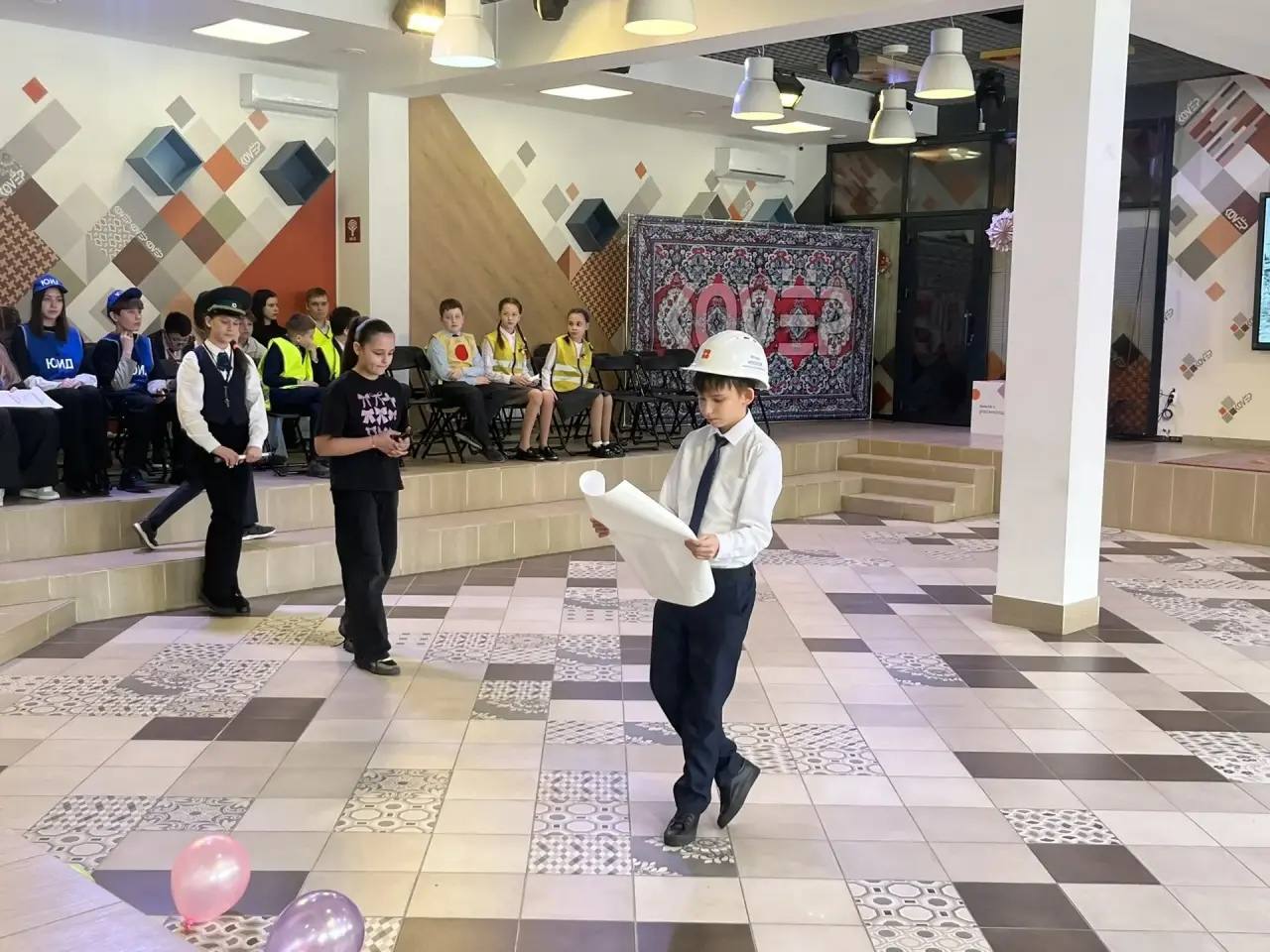 В Нижнекамске прошёл конкурсфестиваль агитбригад «Давай дружить, дорога!», посвящённый 90летию Госавтоинспекции и 60летию города В Нижнекамске прошёл конкурсфестиваль агитбригад «Давай дружить, дорога!», посвящённый 90летию Госавтоинспекции и 60летию города