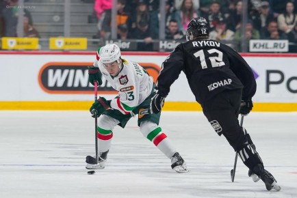 «Ак Барс» сегодня сыграет четвертый матч серии первого раунда плей-офф Кубка Гагарина против челябинского «Трактора»