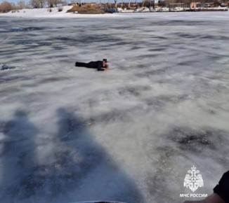 Татарстане на Волге и Каме спасли рыбаков, застрявших на льду