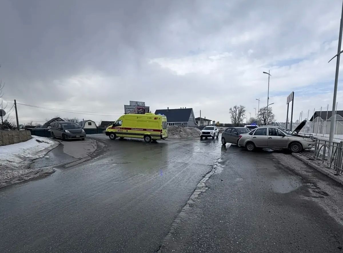 Не пропустил КИА на главной: двое попали в больницу после ДТП на Красном Ключе Не пропустил КИА на главной: двое попали в больницу после ДТП на Красном Ключе