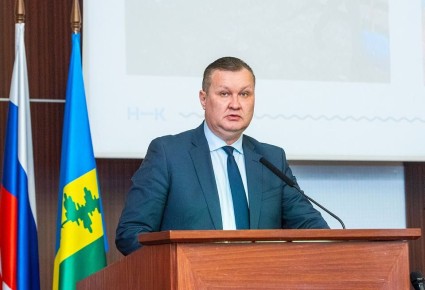 На «Деловом понедельнике» руководитель Исполкома Нижнекамска Ренат Шакиров рассказал о мероприятиях по благоустройству и санитарной очистке территории города и района, которые начнутся 1 апреля