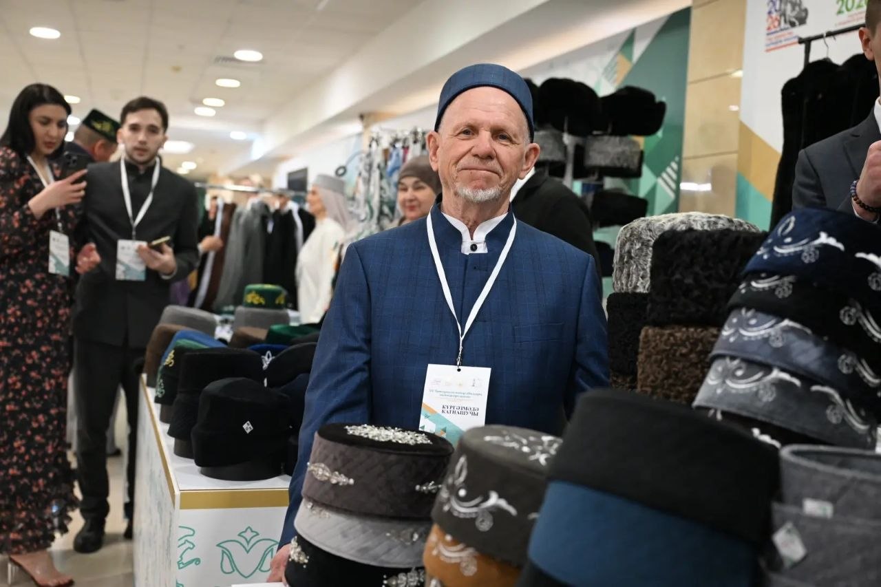 Рустам Минниханов: Встретился с участниками XIV Всероссийского схода предпринимателей из татарских сёл Рустам Минниханов: Встретился с участниками XIV Всероссийского схода предпринимателей из татарских сёл