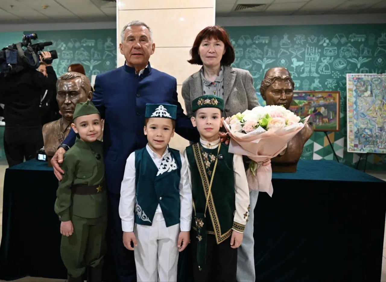 Рустам Минниханов: Встретился с участниками XIV Всероссийского схода предпринимателей из татарских сёл