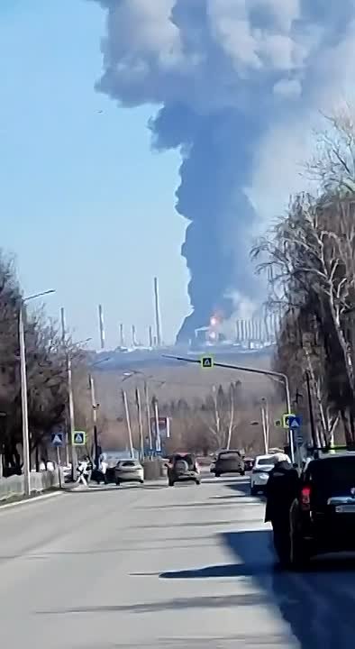 Один человек погиб, 50 пострадали в результате пожара на территории "Нижнекамскнефтехима" в Татарстане