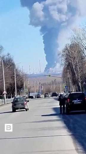 Кадры масштабного пожара на нефтехимическом предприятии в Нижнекамске публикуют пользователи сети