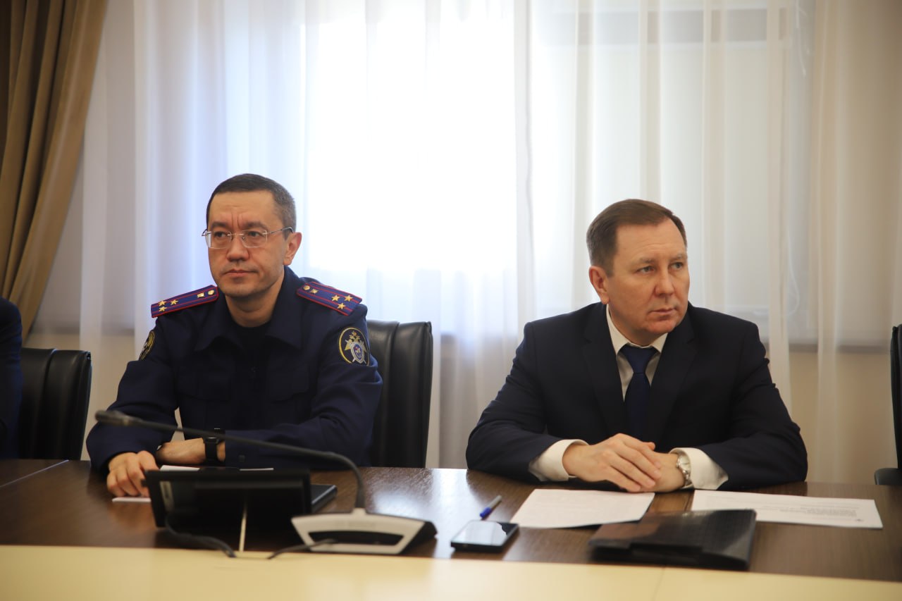 В прокуратуре Республики Татарстан обсудили вопросы реализации национальных проектов В прокуратуре Республики Татарстан обсудили вопросы реализации национальных проектов