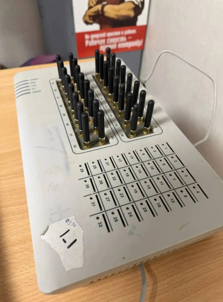 В Нижнекамске задержали организатора узла связи для мошенников