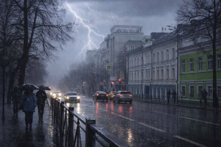 Гроза, порывистый ветер и до +17: чем удивит погода в конце выходных