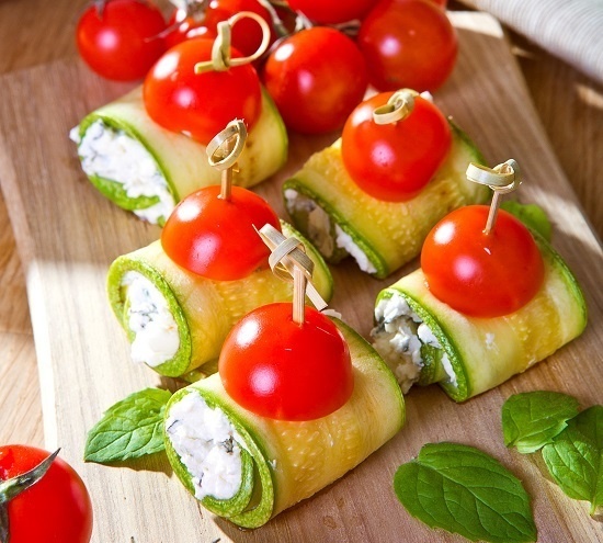 Вкусные рулетики из кабачков: идеальный перекус