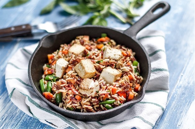 Вдохновляющий рецепт рисового микса с овощами и тофу