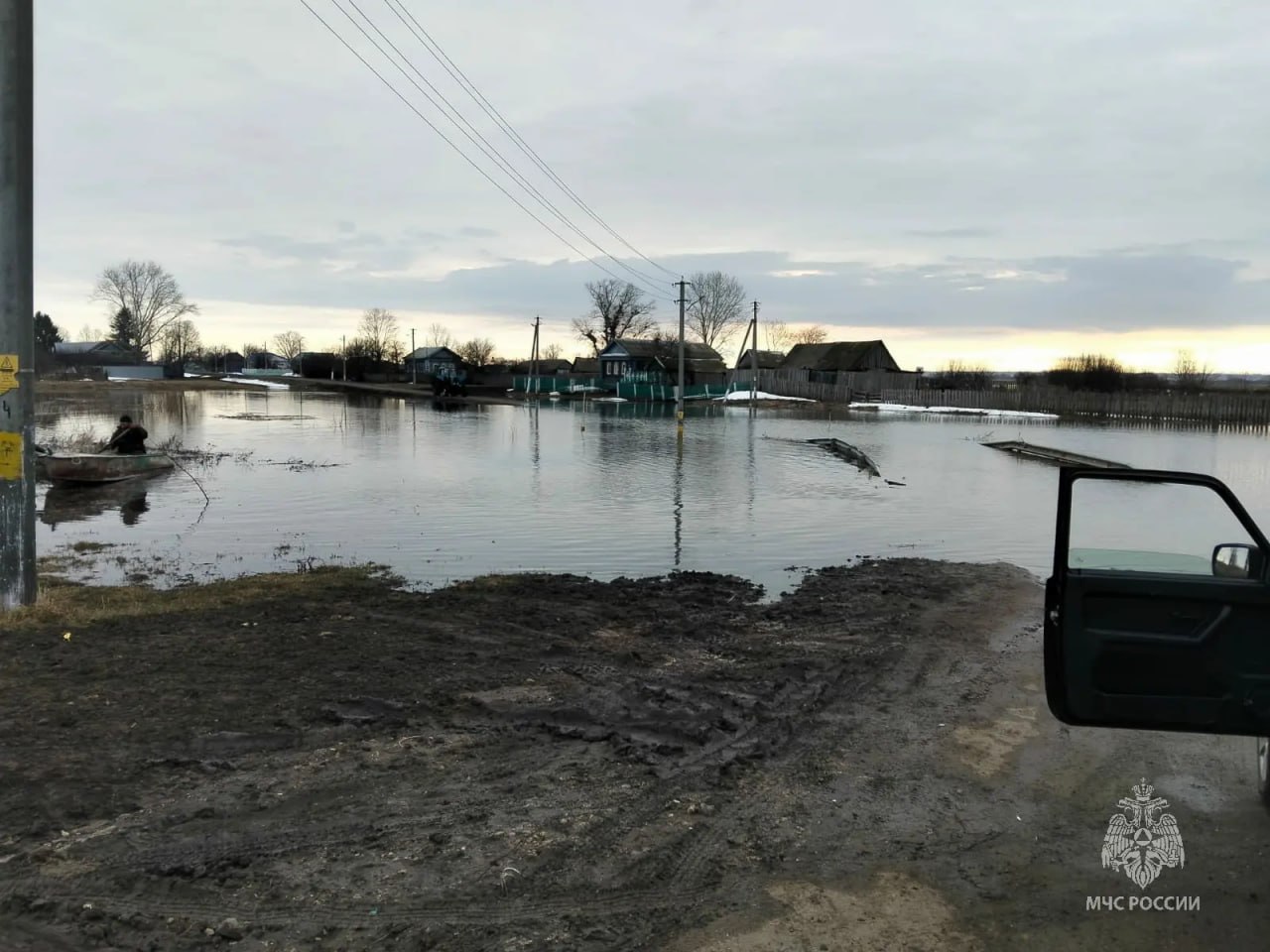 В четырех районах Татарстана подтопило мосты, грунтовые дороги и участки В четырех районах Татарстана подтопило мосты, грунтовые дороги и участки