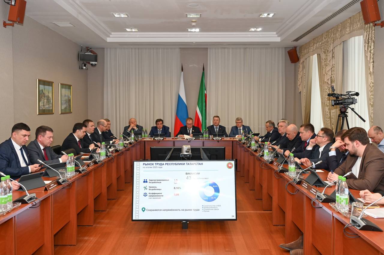 Отчет Правительства рассмотрен на заседании Комитета по бюджету, налогам и финансам