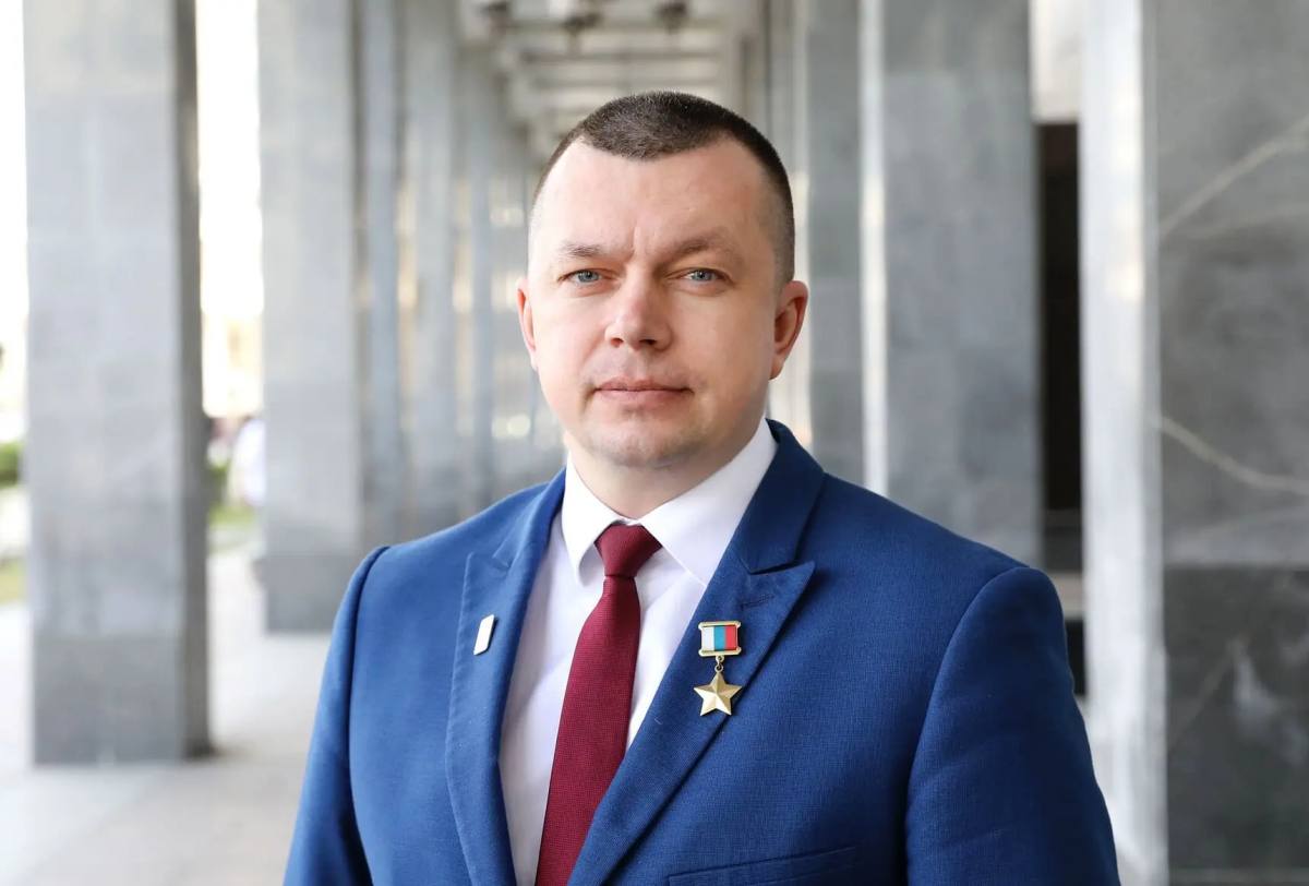 Еще одним спикером предстоящего форума «Мост Москва – Татарстан» станет Герой России, председатель правления общероссийского движения детей и молодежи «Движение первых» Артур Орлов