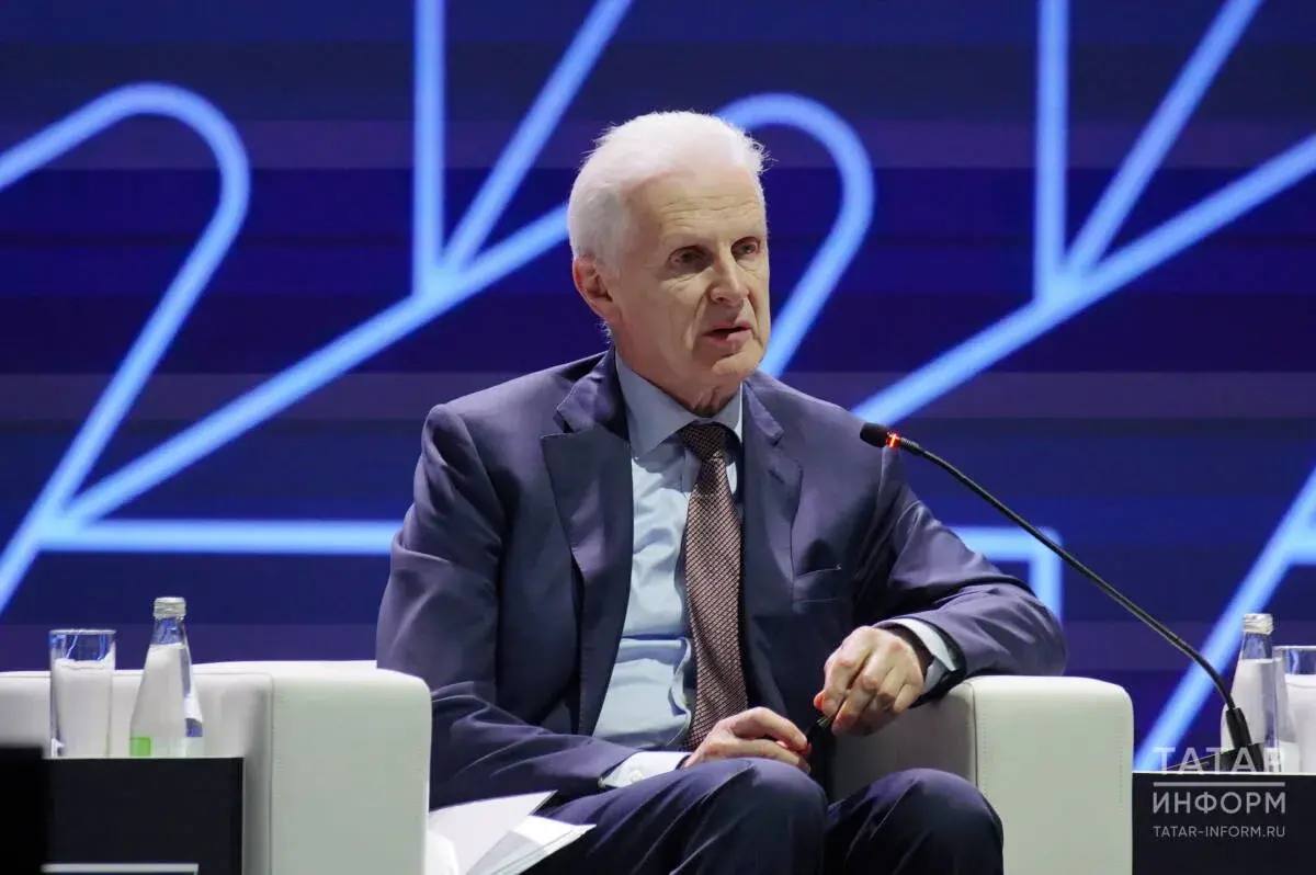 Фурсенко, Фальков и Минниханов стали участниками пленарного заседания РВФ Фурсенко, Фальков и Минниханов стали участниками пленарного заседания РВФ