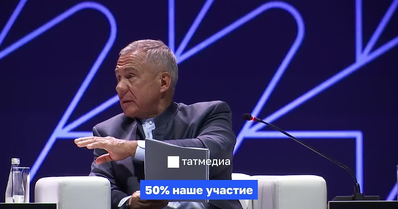 Рустам Минниханов высоко оценил проекты на выставке венчурного форума