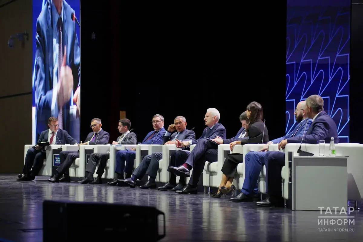 Фурсенко, Фальков и Минниханов стали участниками пленарного заседания РВФ