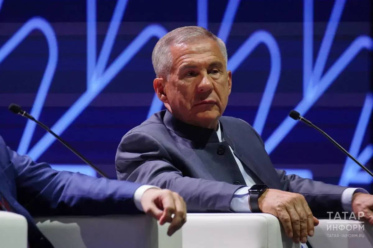 Фурсенко, Фальков и Минниханов стали участниками пленарного заседания РВФ Фурсенко, Фальков и Минниханов стали участниками пленарного заседания РВФ