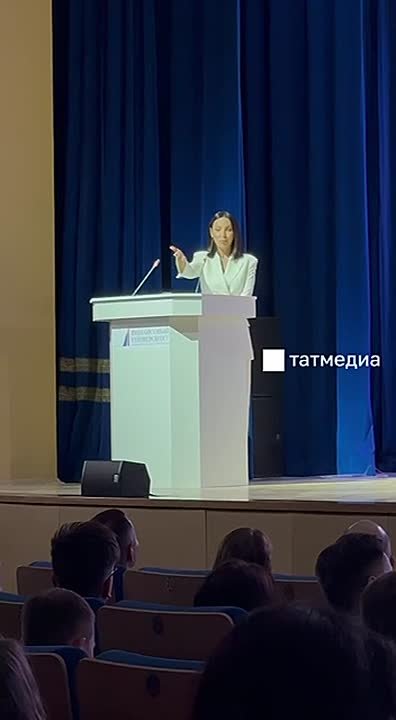 Певица Алсу: Меня воспитывали в скромности, в уважении - особенно ко взрослым