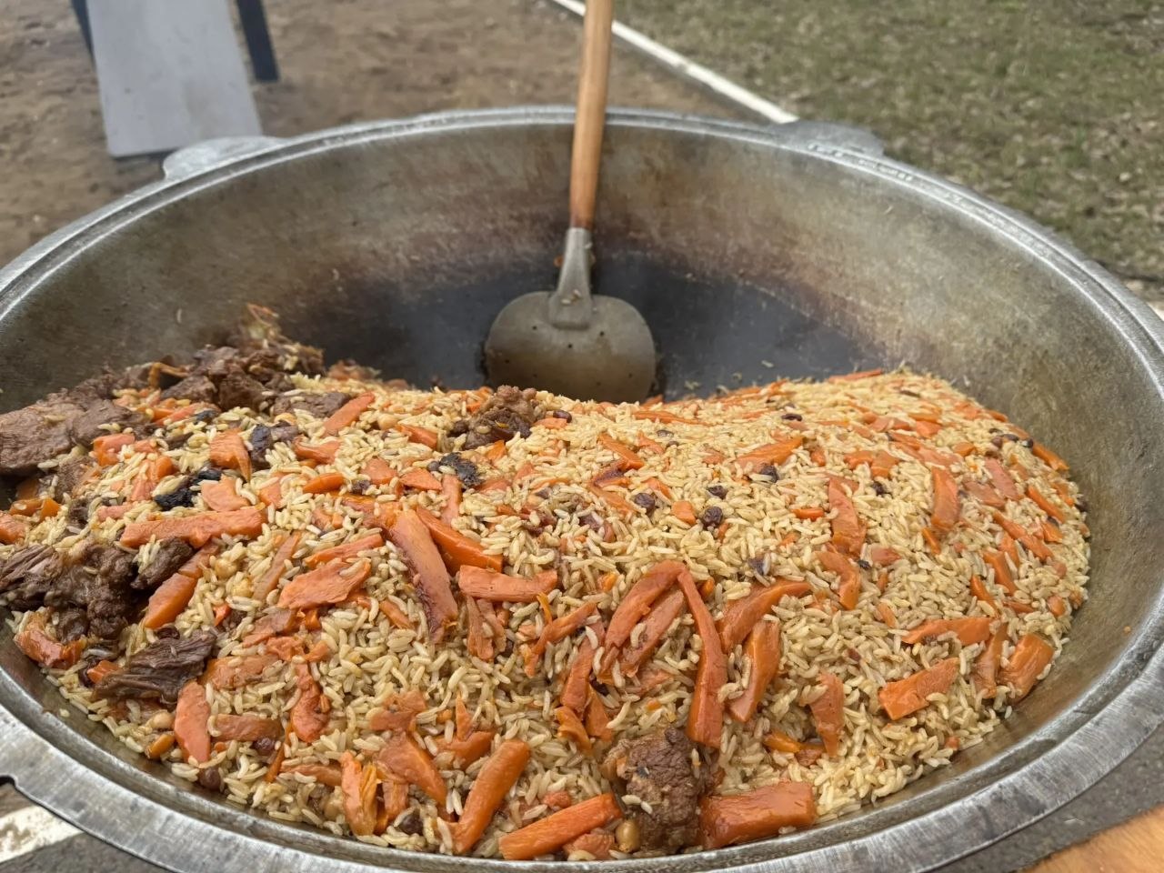 Соседи из домов №20а и 24 на улице Юности дружно встретили Пасху Соседи из домов №20а и 24 на улице Юности дружно встретили Пасху