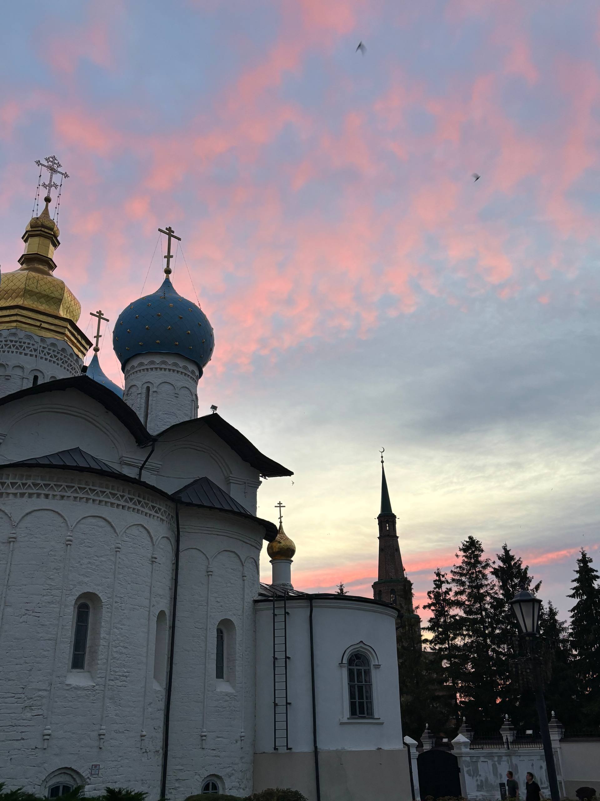 Со светлой Пасхой. Мэр Казани Ильсур Метшин поздравляет православных горожан: «На протяжении двух тысячелетий этот праздник олицетворяет собой духовное возрождение и обновление, наполняя сердца людей надеждой на лучшее... Со светлой Пасхой. Мэр Казани Ильсур Метшин поздравляет православных горожан: «На протяжении двух тысячелетий этот праздник олицетворяет собой духовное возрождение и обновление, наполняя сердца людей надеждой на лучшее...