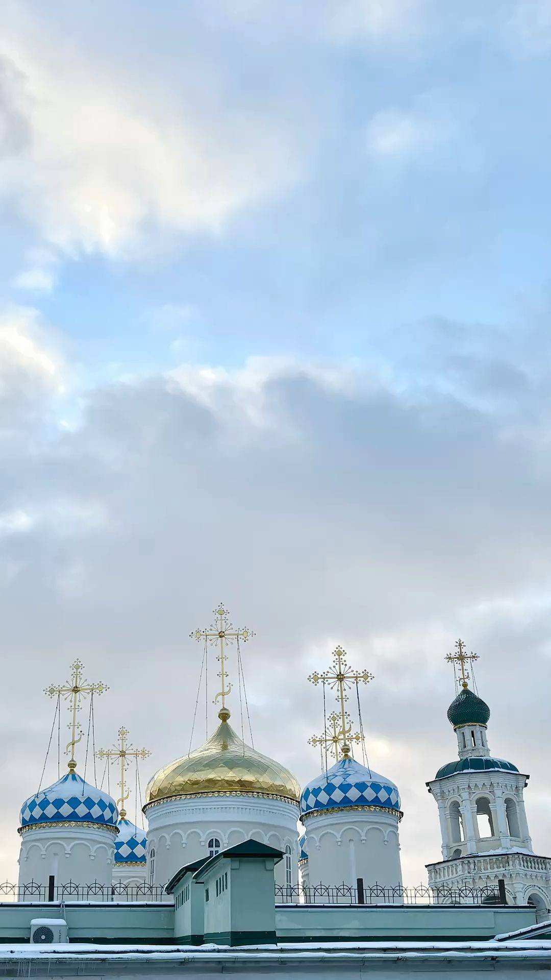 Со светлой Пасхой. Мэр Казани Ильсур Метшин поздравляет православных горожан: «На протяжении двух тысячелетий этот праздник олицетворяет собой духовное возрождение и обновление, наполняя сердца людей надеждой на лучшее... Со светлой Пасхой. Мэр Казани Ильсур Метшин поздравляет православных горожан: «На протяжении двух тысячелетий этот праздник олицетворяет собой духовное возрождение и обновление, наполняя сердца людей надеждой на лучшее...