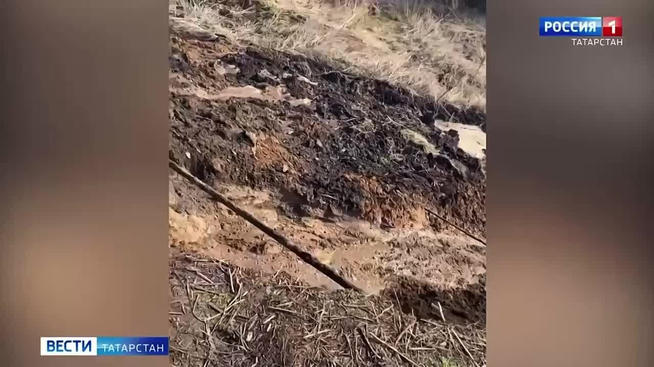 Жители села в Чистопольском районе боятся утечки газа из-за оползня