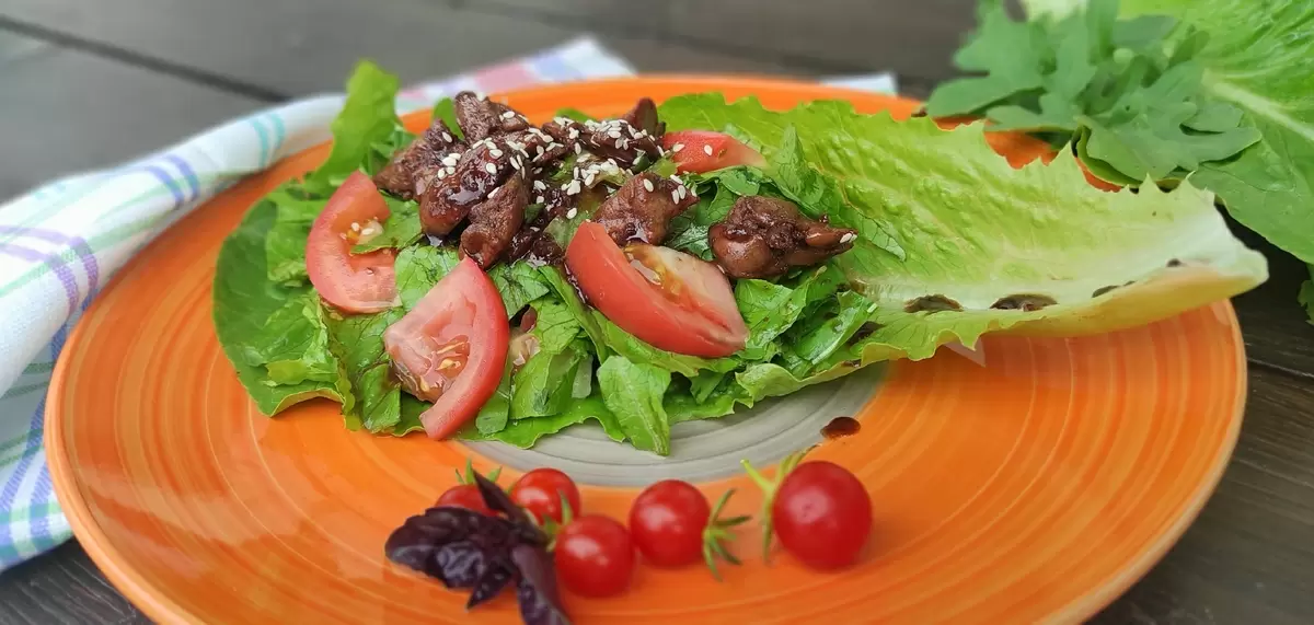 Теплый салат с куриной печенью: летнее вдохновение на вашей тарелке