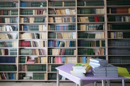 Издатели предупредили о риске изъятия половины книг в библиотеках из-за закона об иноагентах