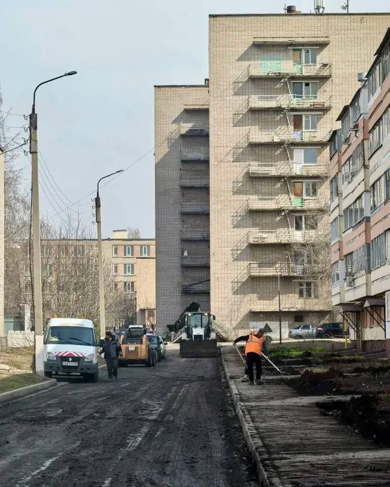 В Нижнекамске стартовали работы по республиканской программе «Наш двор» В Нижнекамске стартовали работы по республиканской программе «Наш двор»