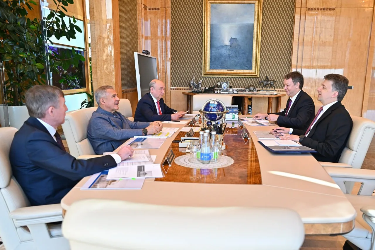 Сегодня утром Раис Татарстана встретился с начальником Волго-Вятского главного управления Банка России