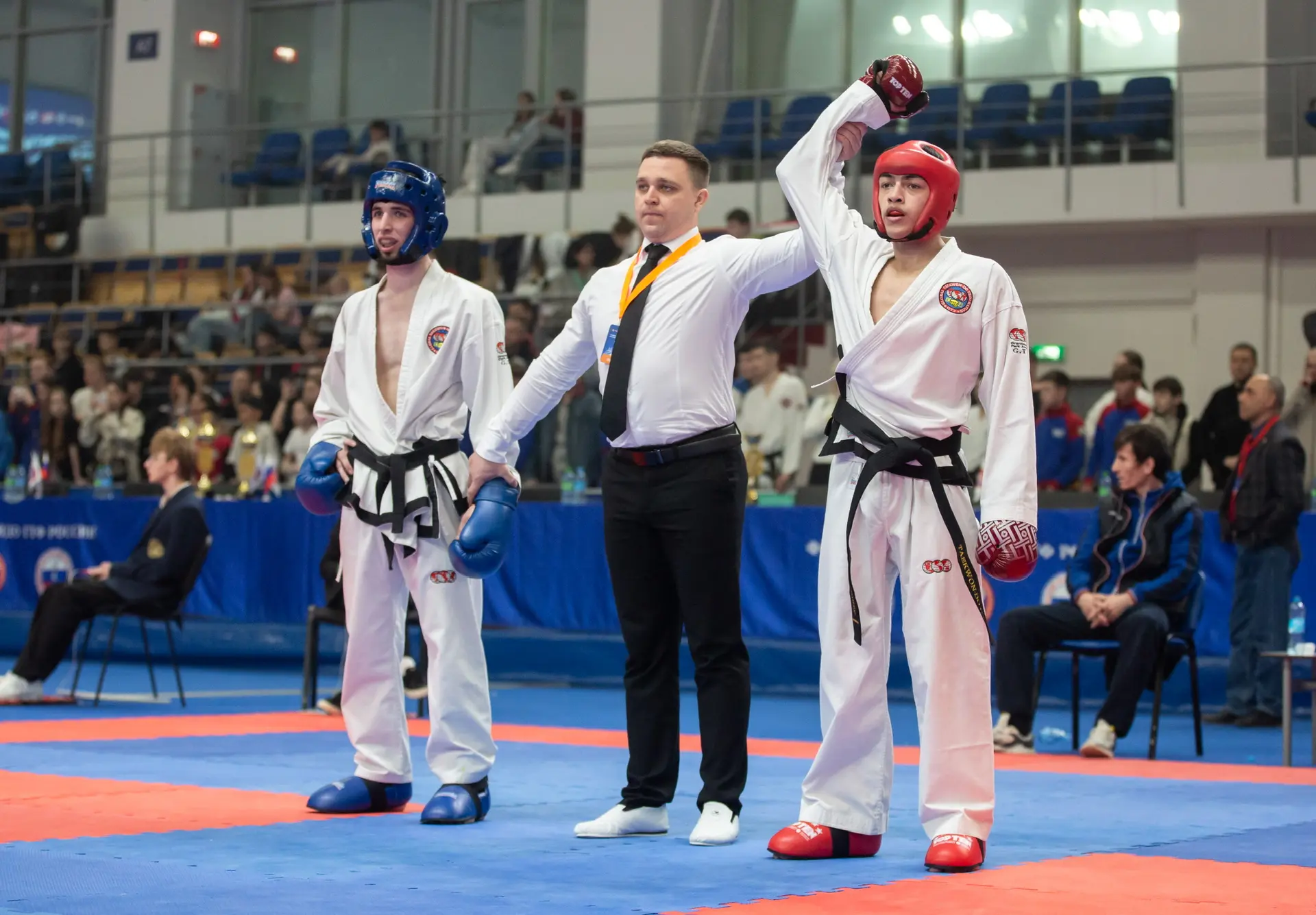 Более 2000 тхэкводистов борются за выход на международную арену в Казани Более 2000 тхэкводистов борются за выход на международную арену в Казани