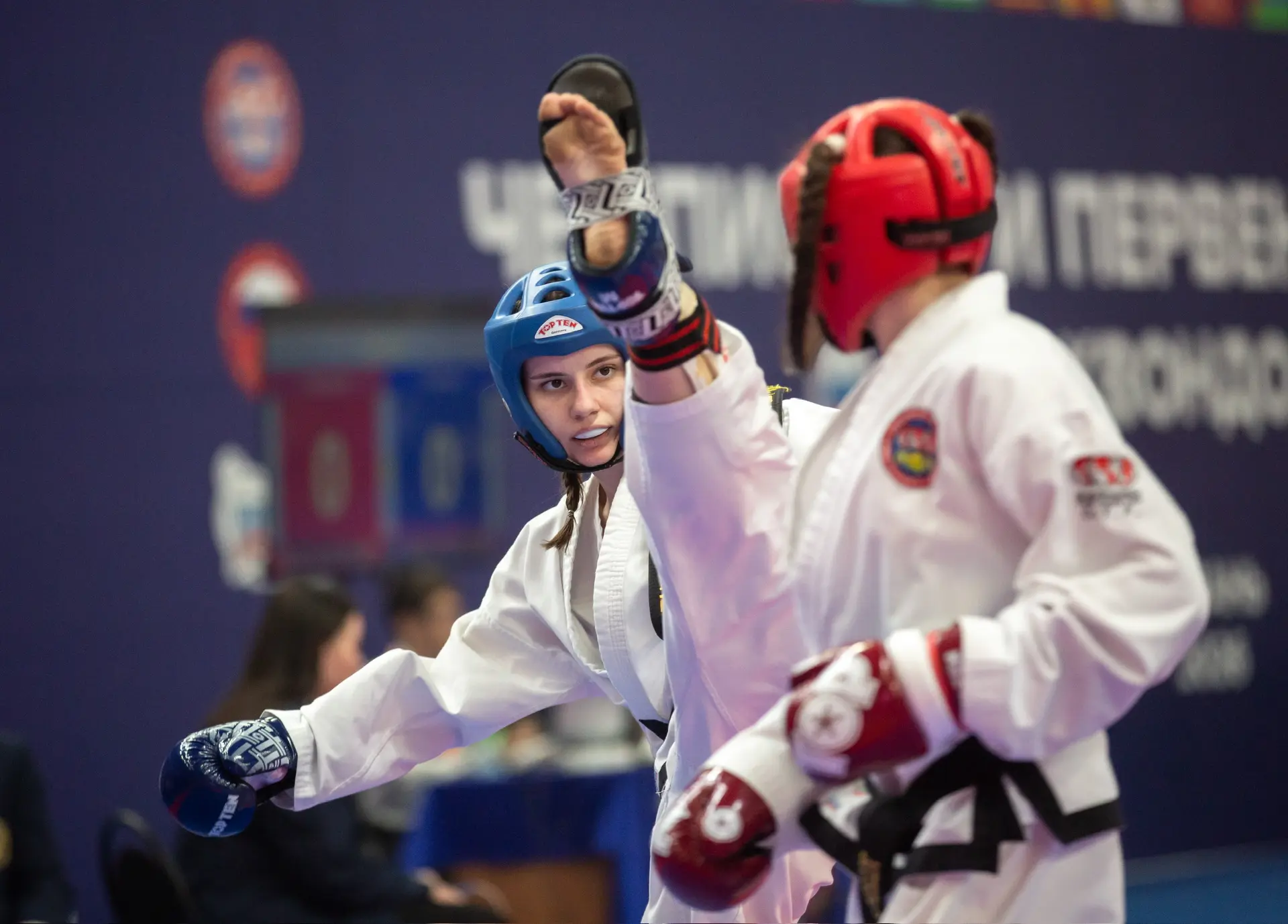 Более 2000 тхэкводистов борются за выход на международную арену в Казани Более 2000 тхэкводистов борются за выход на международную арену в Казани