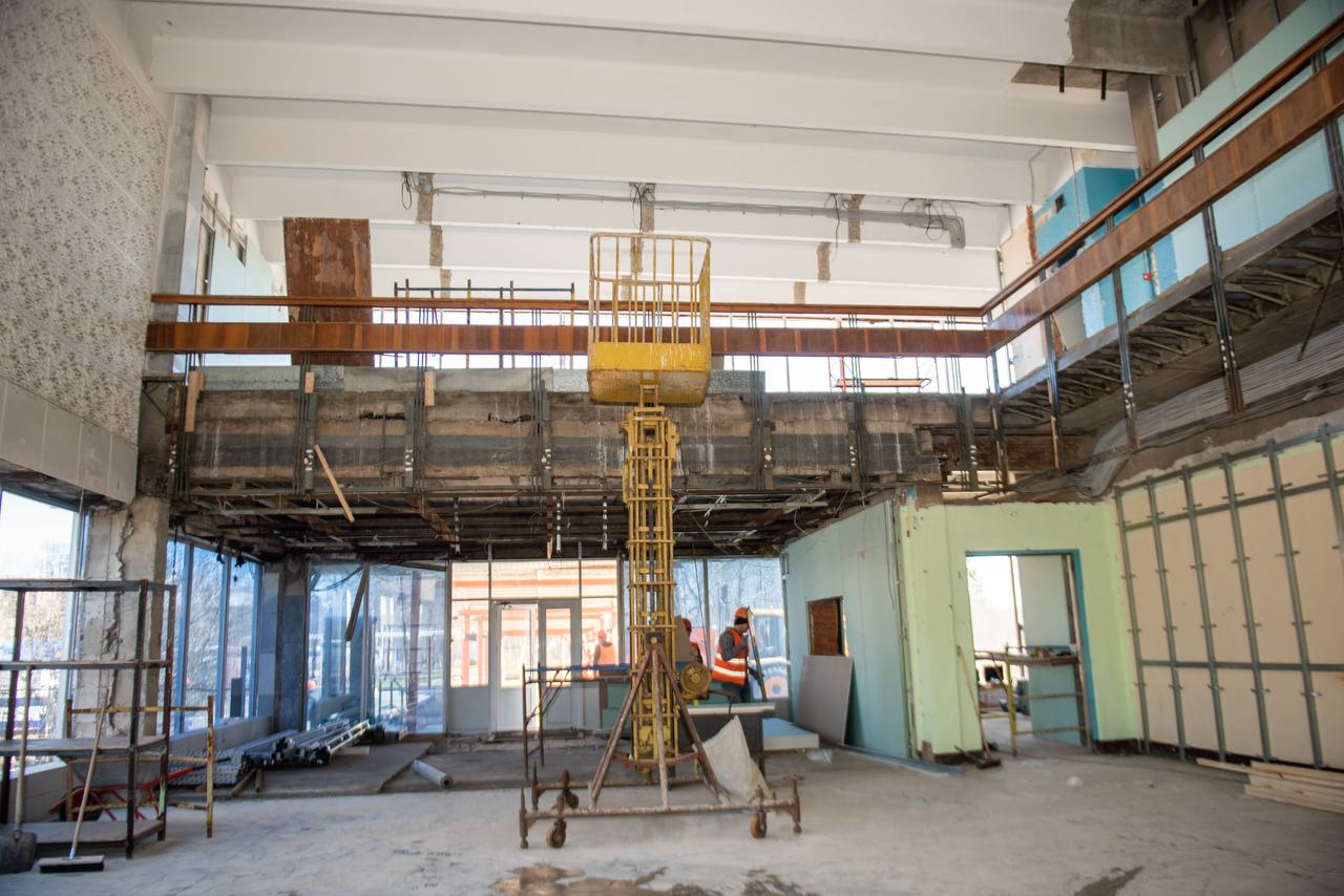 Провёл рабочий объезд объектов, где сегодня ведутся ремонтные и строительные работы в рамках плана к 60-летию города Провёл рабочий объезд объектов, где сегодня ведутся ремонтные и строительные работы в рамках плана к 60-летию города