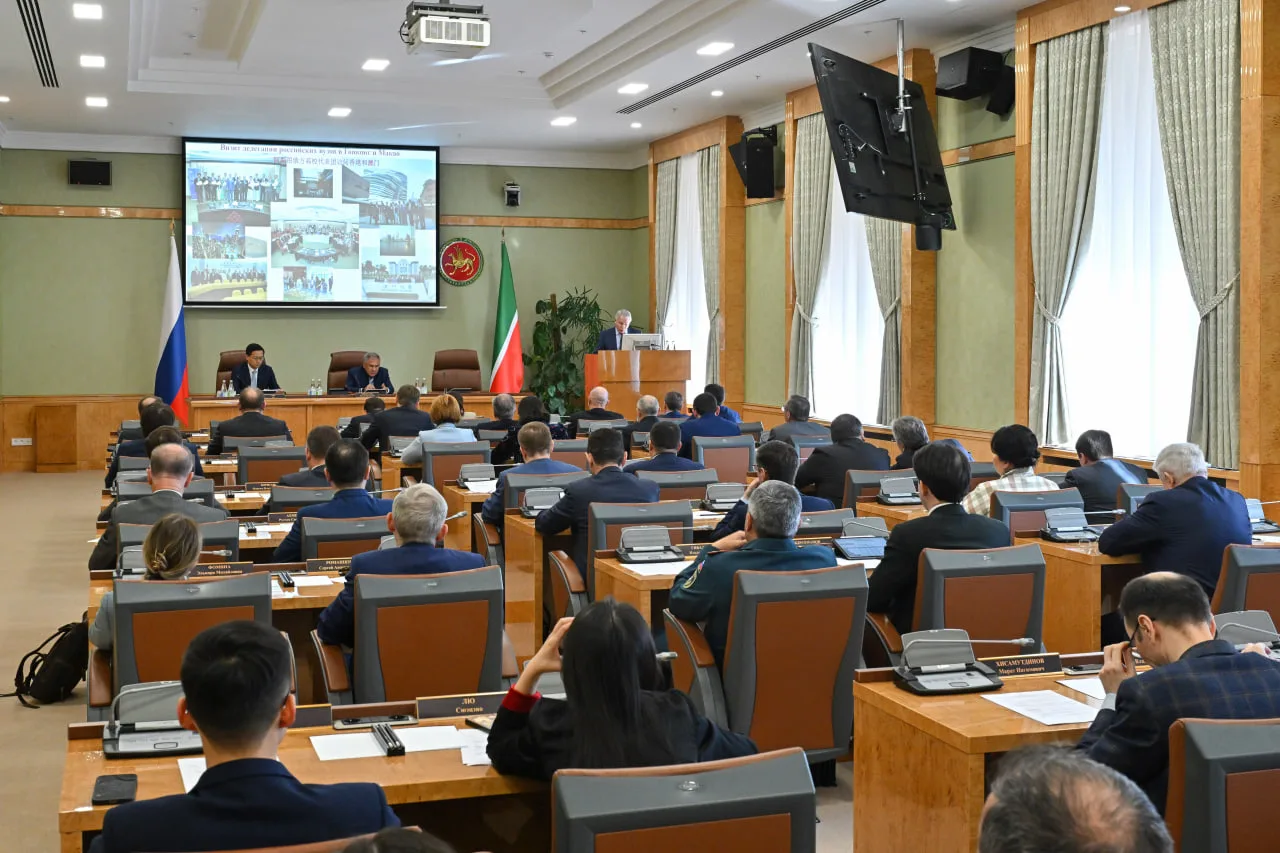 Рустам Минниханов провёл совещание по подготовке и проведению Форума технических университетов России и Китая Рустам Минниханов провёл совещание по подготовке и проведению Форума технических университетов России и Китая