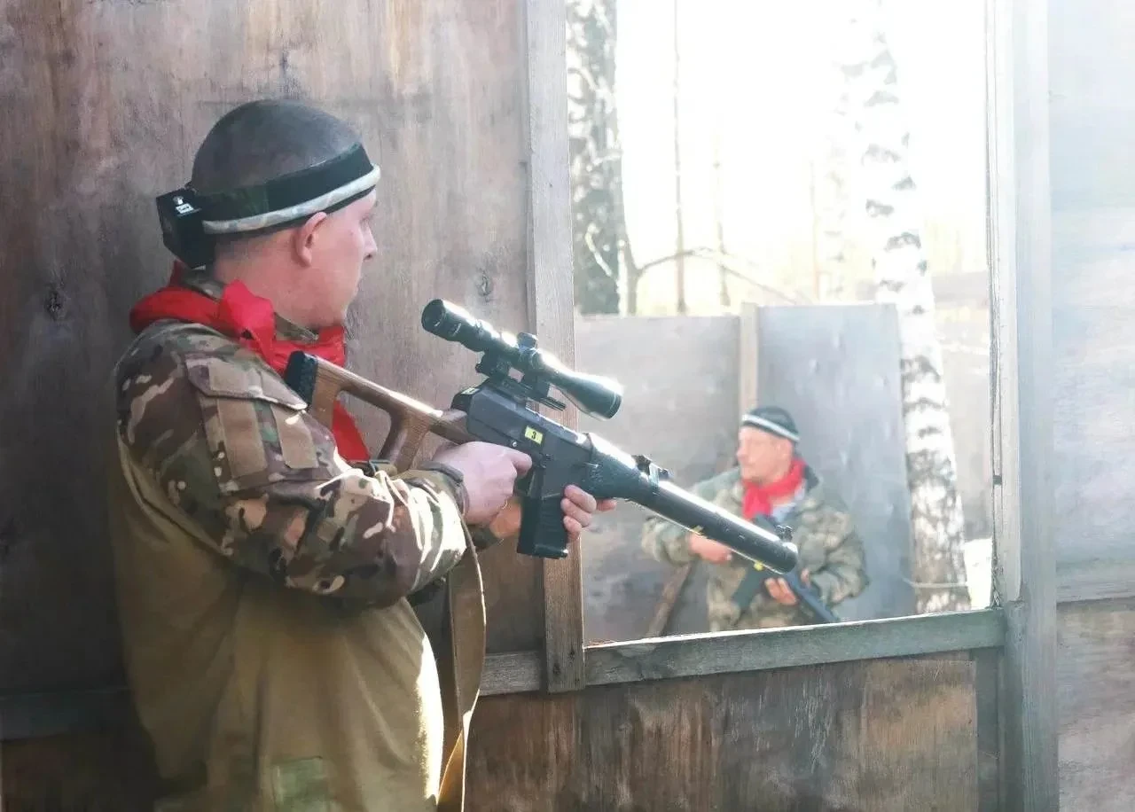 В Казани прошли первые соревнования по лазертагу «Защитники Отечества» среди ветеранов СВО и детей-сирот В Казани прошли первые соревнования по лазертагу «Защитники Отечества» среди ветеранов СВО и детей-сирот