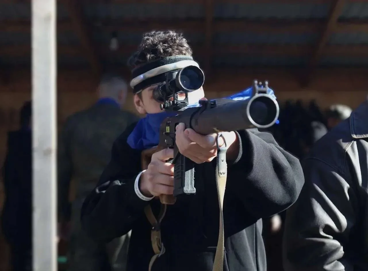 В Казани прошли первые соревнования по лазертагу «Защитники Отечества» среди ветеранов СВО и детей-сирот В Казани прошли первые соревнования по лазертагу «Защитники Отечества» среди ветеранов СВО и детей-сирот