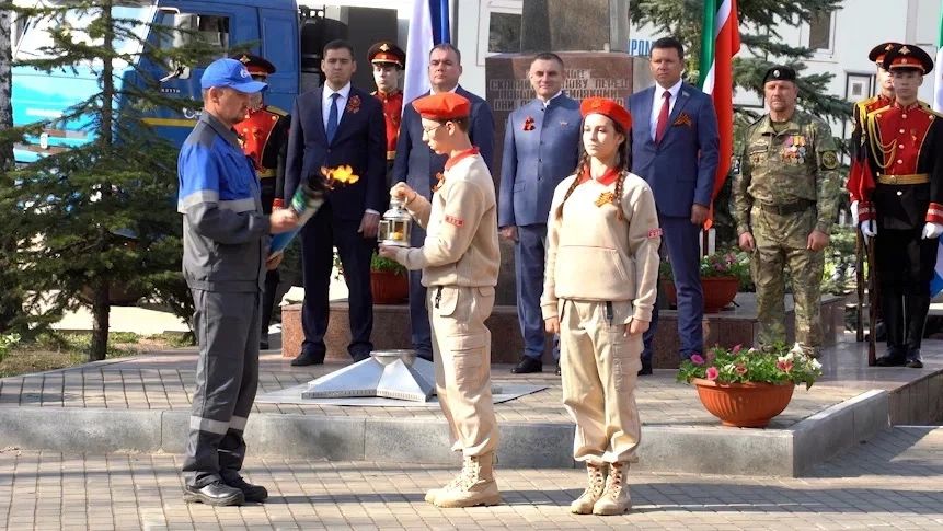 Татарстан присоединился к Всероссийской акции «Храним огонь Победы» Татарстан присоединился к Всероссийской акции «Храним огонь Победы»