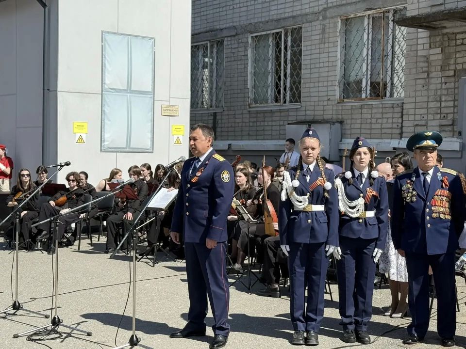 Сотрудники следственного управления СК России по Республике Татарстан поздравили ветеранов с Днем Победы